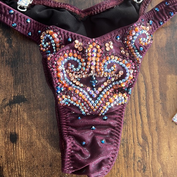 KH Customs Figure Competition Suit - Picture 5 of 11